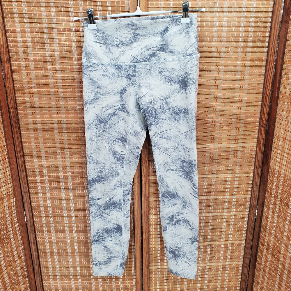 ♧ Lululemon Wunder Under Leggings Gray and White Size 6